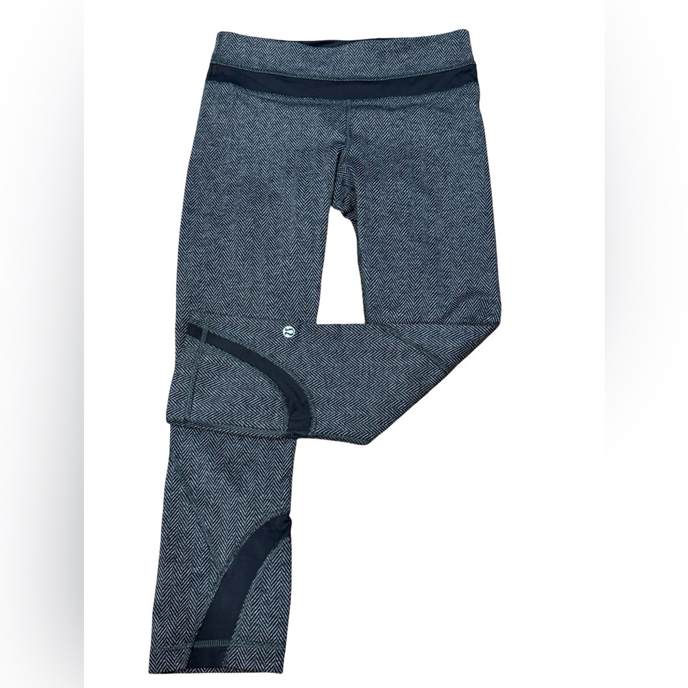 Lululemon Run Inspire Crop ll Size 4 All Luxtreme Black Heathered Leggings - Picture 3 of 12
